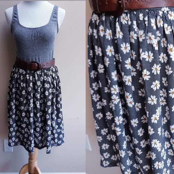 Dresses & Skirts - Daisy Print Skirt - Black White Polka dot - S M
